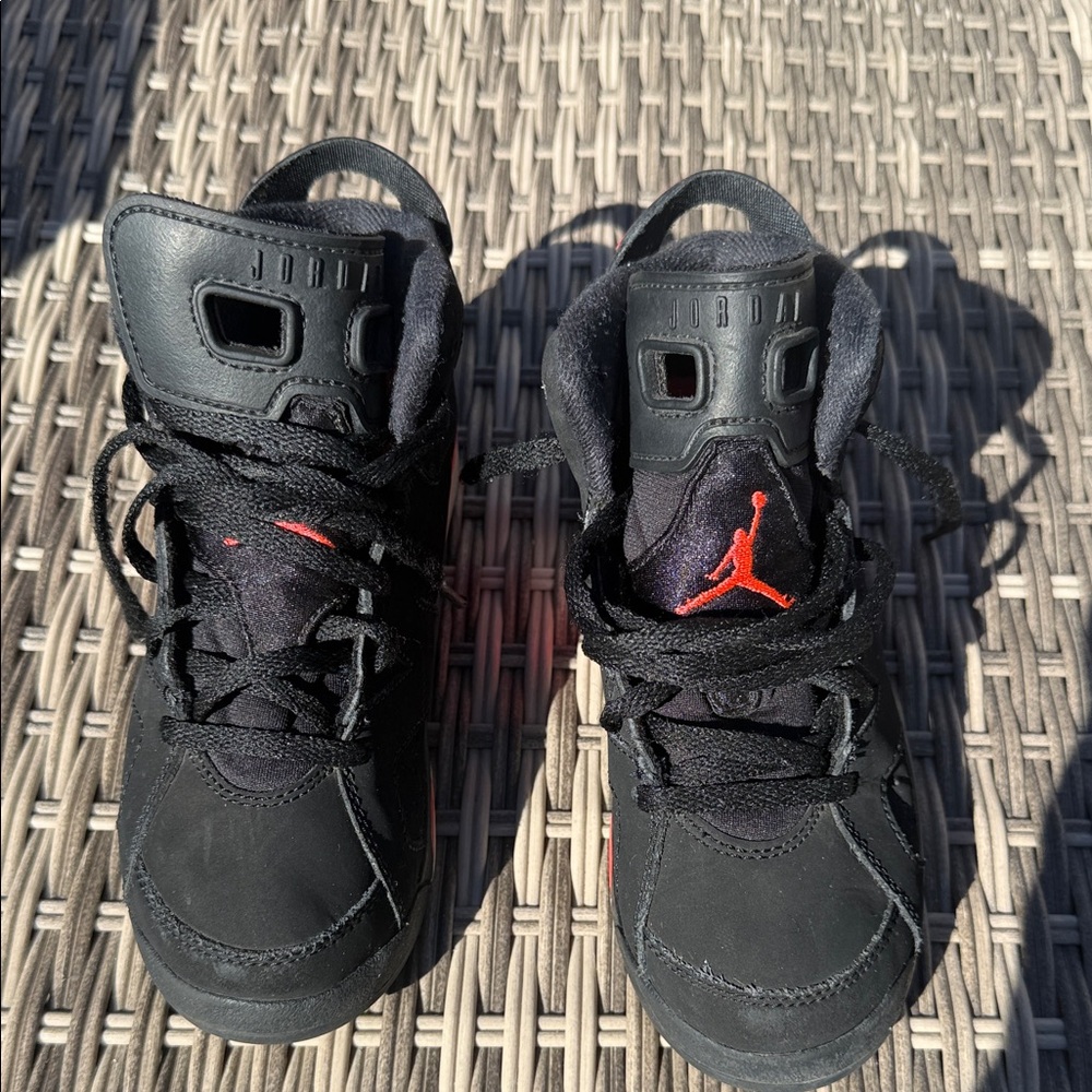 Jordan Kids Black and Red High-Top‎ Sneakers